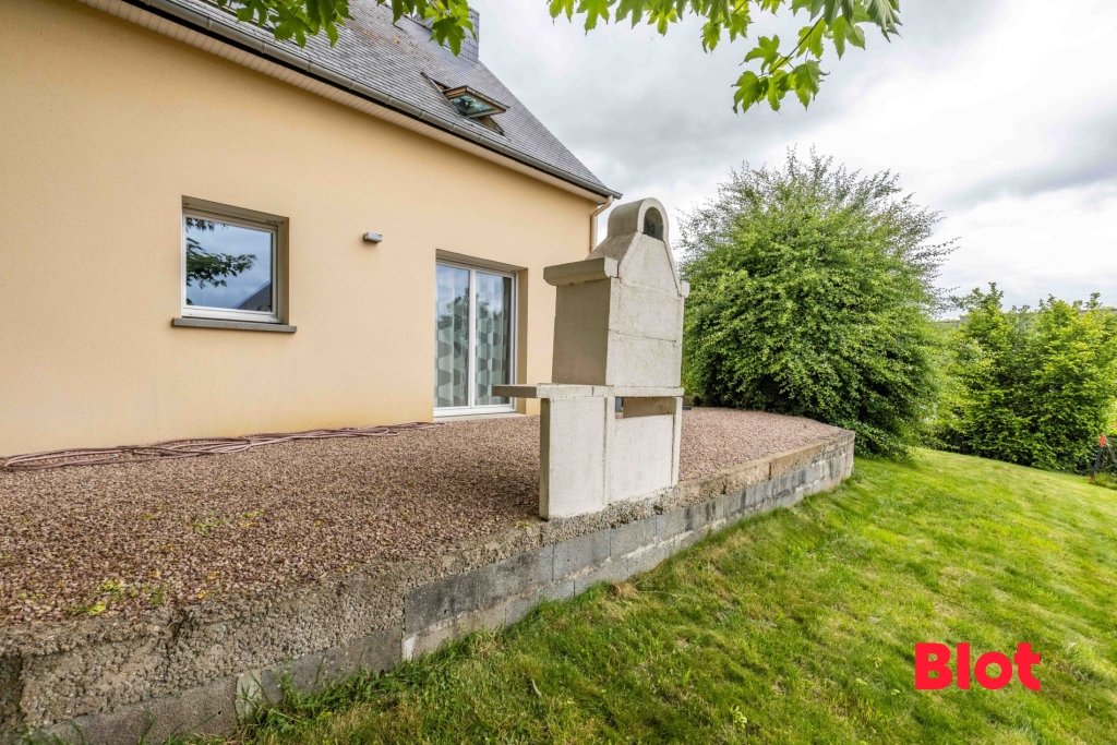 3 Schlafzimmer Haus in Quedillac, France, Nr. 196048