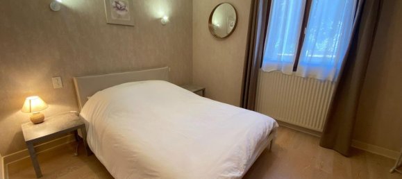 5 bedrooms House in Cusset, France No. 266273 11