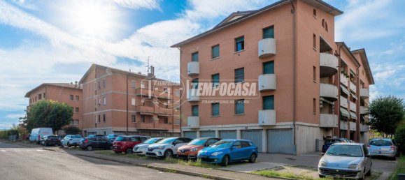Apartamento de 2 dormitorios en Reggio Emilia, Italy No. 332968 2