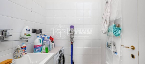 Apartamento de 2 dormitorios en Reggio Emilia, Italy No. 332968 25
