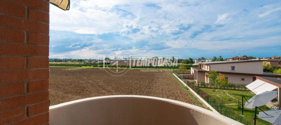 Apartamento de 2 dormitorios en Reggio Emilia, Italy No. 332968 20