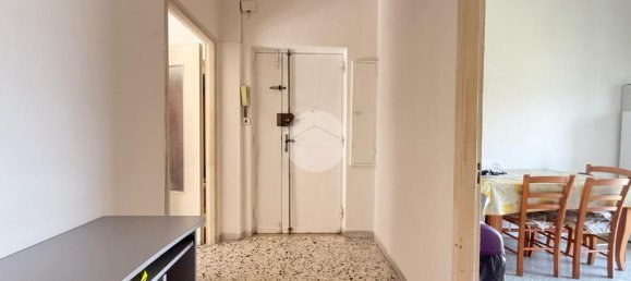 3 Schlafzimmer Wohnung in Naples, Italy, Nr. 54731 6
