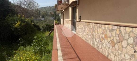 3 Schlafzimmer Wohnung in Naples, Italy, Nr. 54731 2