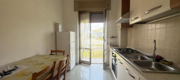 3 Schlafzimmer Wohnung in Naples, Italy, Nr. 54731 3