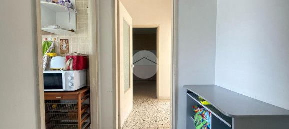 3 Schlafzimmer Wohnung in Naples, Italy, Nr. 54731 13