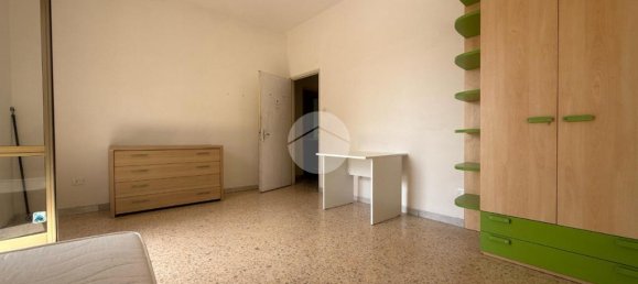 3 Schlafzimmer Wohnung in Naples, Italy, Nr. 54731 8
