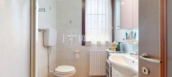 3-salle Appartement à Carpi, Italy No. 191130 12