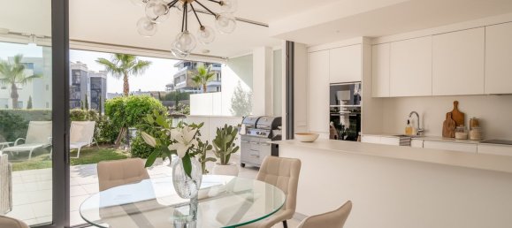 Квартира с 2 спальнями в Фуэнхирола, Испания № 140311 21