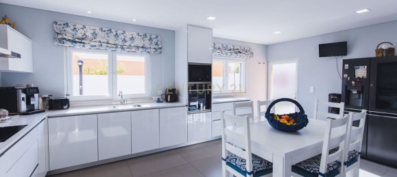 4 bedrooms House in Setubal, Portugal No. 137090 18