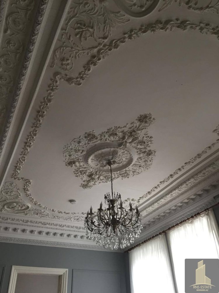 5 bedrooms House in Nasimi, Azerbaijan No. 2315