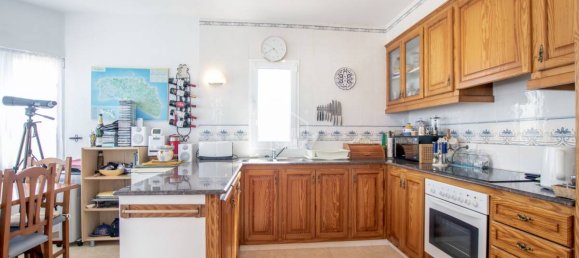 Villa de 3 dormitorios en Mahon, Spain No. 2089 4