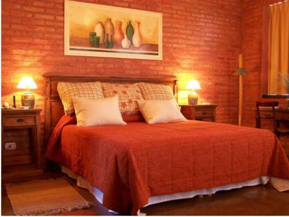 1000m² Building in Cordoba, Argentina No. 109665