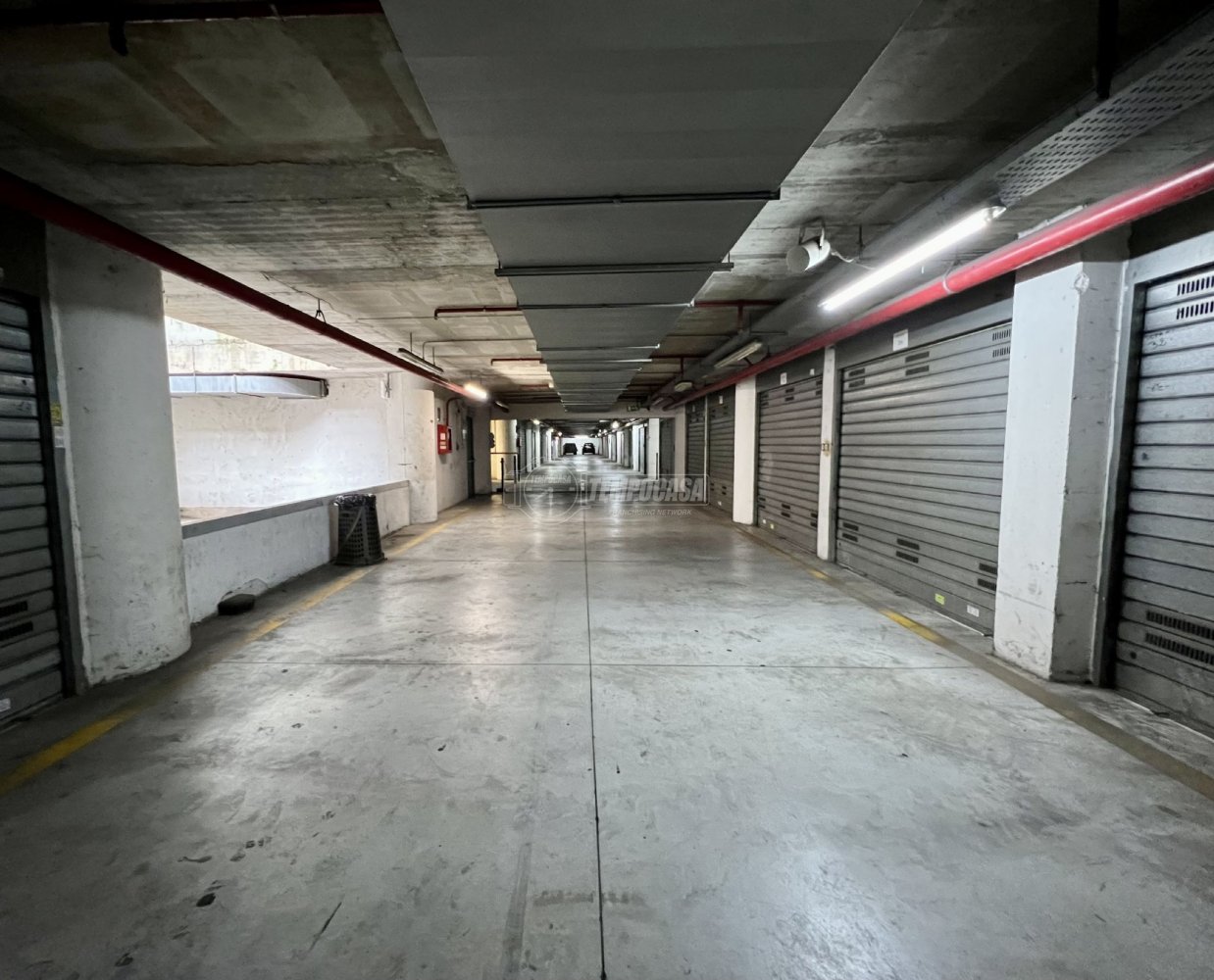 1 room Garage in Naples, Italy No. 114609