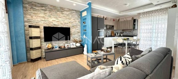 3 bedrooms House in Montenero di Bisaccia, Italy No. 379688 5