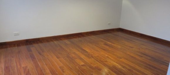 Villa de 5 dormitorios en Tay Ho, Vietnam No. 4599 2