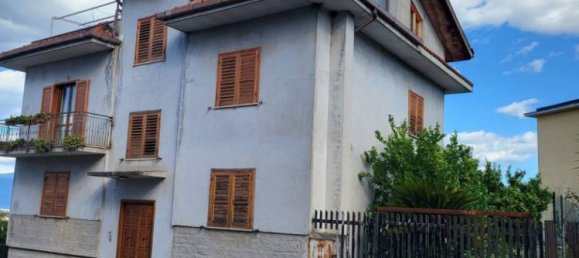 6 bedrooms House in Tora e Piccilli, Italy No. 164368 13