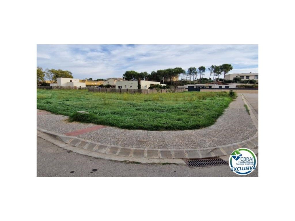 400m² Land in Garriguella, Spain No. 193774