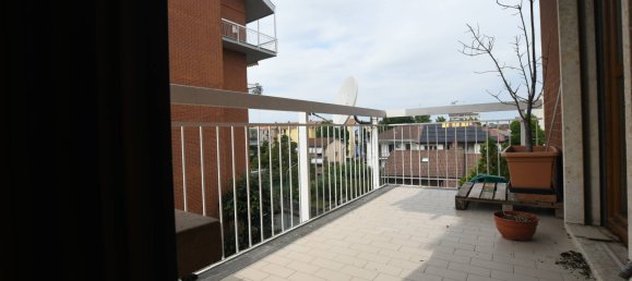 4 bedrooms Apartment in Alessandria, Italy No. 168384 4