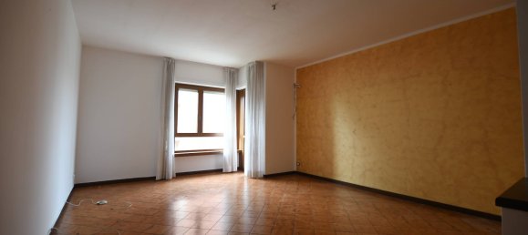 4 bedrooms Apartment in Alessandria, Italy No. 168384 2
