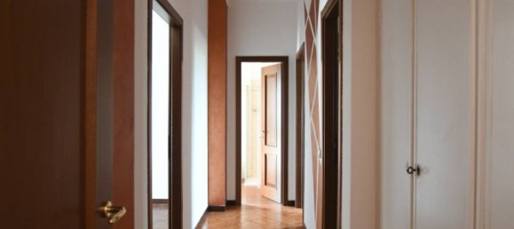 4 bedrooms Apartment in Alessandria, Italy No. 168384 7