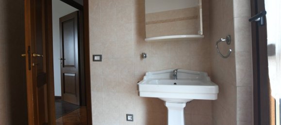 4 bedrooms Apartment in Alessandria, Italy No. 168384 13