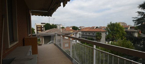 4 bedrooms Apartment in Alessandria, Italy No. 168384 22