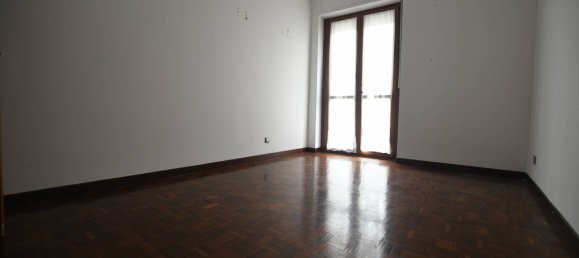 4 bedrooms Apartment in Alessandria, Italy No. 168384 8