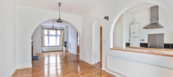 3 bedrooms House in Finchley, United Kingdom No. 3624 12