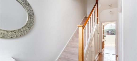 3 bedrooms House in Finchley, United Kingdom No. 3624 2