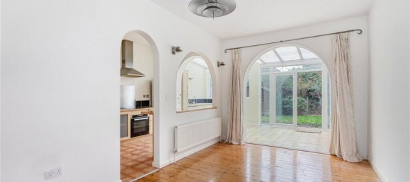 3 bedrooms House in Finchley, United Kingdom No. 3624 5