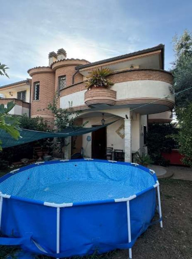 5 rooms Apartment in Anzio, Italy No. 27250