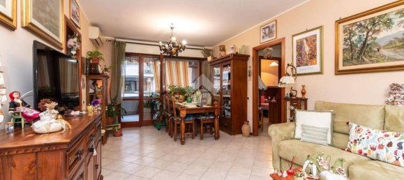 2 Schlafzimmer Wohnung in Rome, Italy, Nr. 330907 4