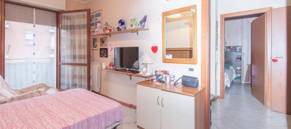 2 Schlafzimmer Wohnung in Rome, Italy, Nr. 330907 11