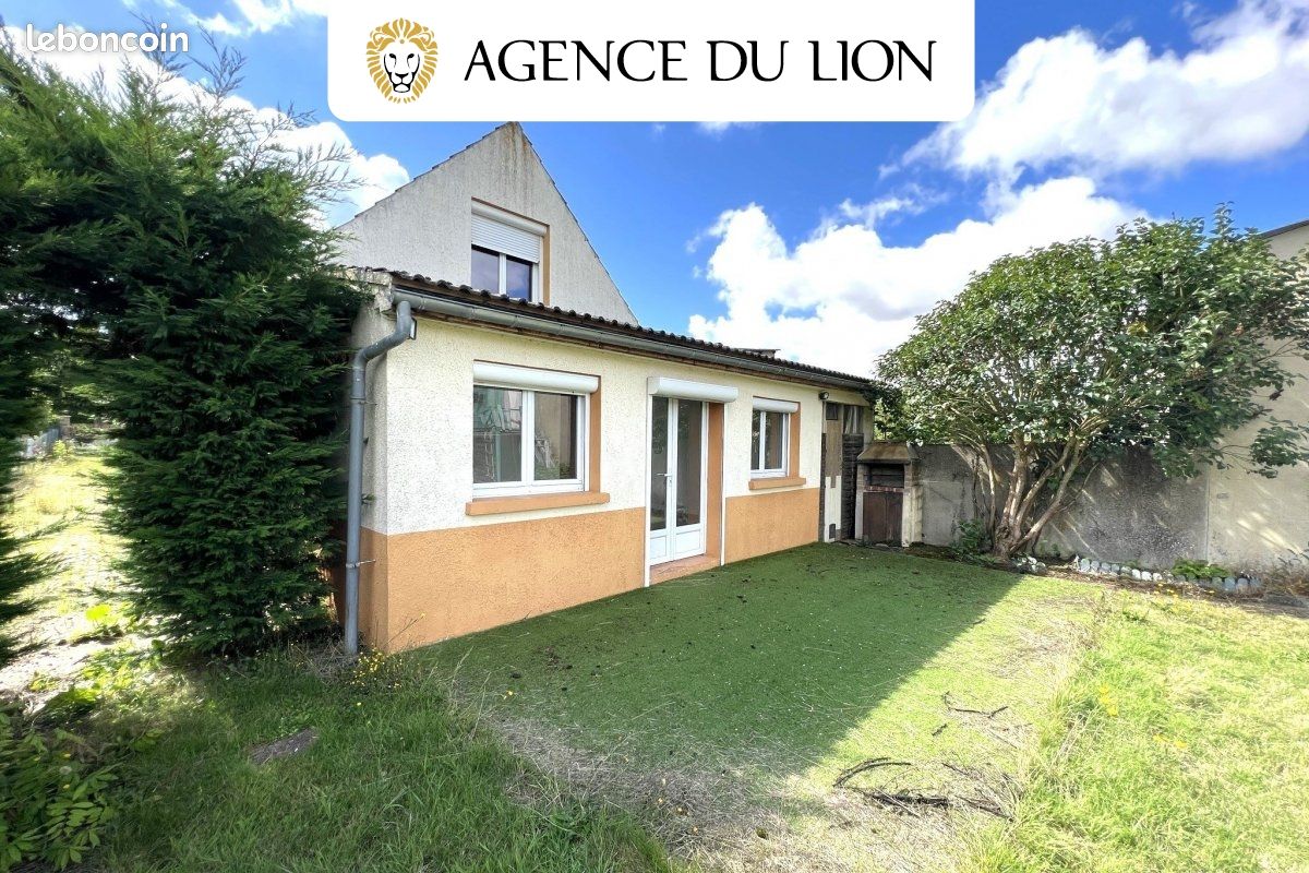 3 bedrooms House in La Loupe, France No. 152337