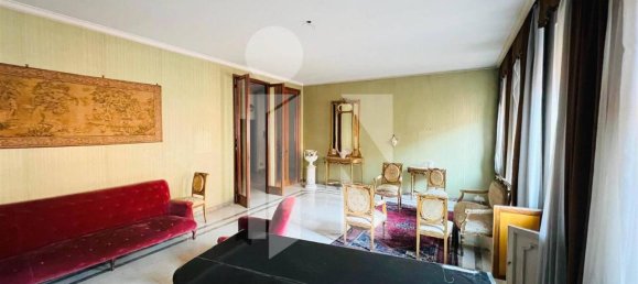 Apartamento de 10 divisões em Mantua, Italy N.º 247019 2