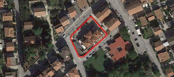 2 rooms Commercial property in Montecosaro, Italy No. 111825 3