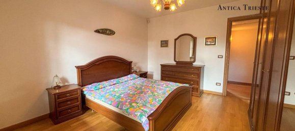 4 bedrooms Villa in Trieste, Italy No. 320052 16