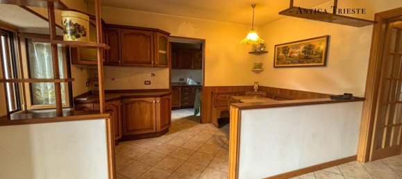 4 bedrooms Villa in Trieste, Italy No. 320052 10