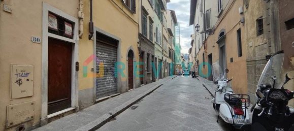 Apartamento de 3 dormitorios en Florence, Italy No. 230264 17