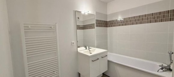 Квартира с 3 спальнями в Руан, Франция № 309397 3