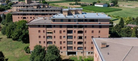 2 rooms Apartment in Modena, Italy No. 295673 9