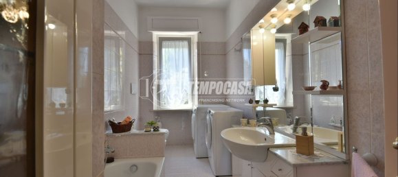 5 غرف نوم شقة في Osimo, Italy رقم 369975 9