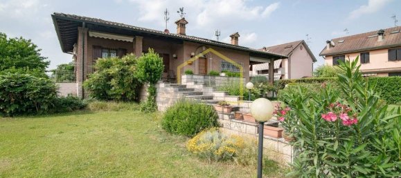 Вилла с 3 спальнями в Джуссаго, Италия № 332158 3