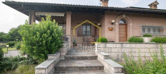 Вилла с 3 спальнями в Джуссаго, Италия № 332158 7