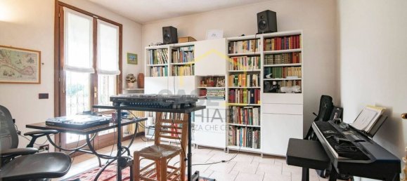 Вилла с 3 спальнями в Джуссаго, Италия № 332158 36