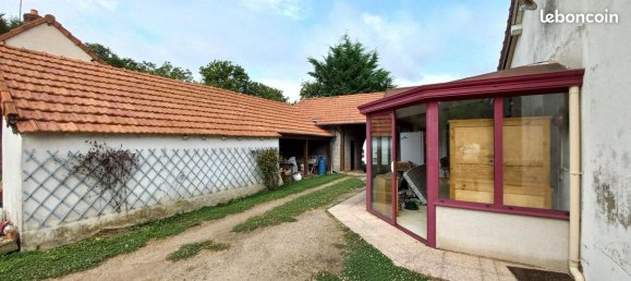 2 bedrooms House in Jussy-le-Chaudrier, France No. 42614 5