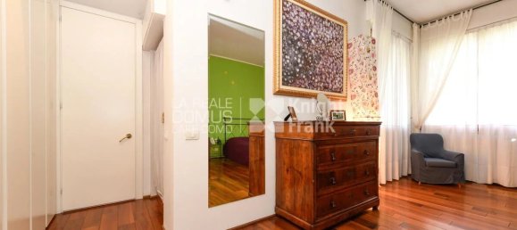 Villa T7 em San Fermo della Battaglia, Italy N.º 56618 26