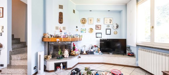 4-salle Appartement à Molteno, Italy No. 275052 32