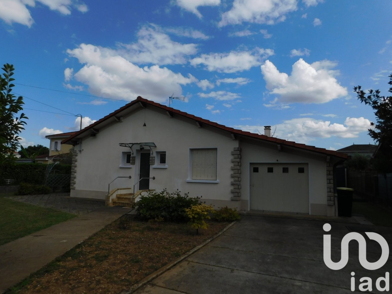 2 bedrooms House in Meyzieu, France No. 343985