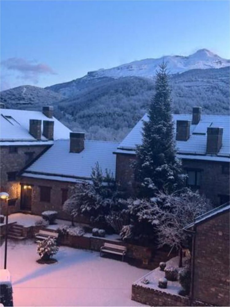 Dúplex de 2 dormitorios en Huesca, Spain No. 202227